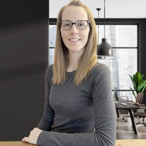 Ich bin Grafikerin, Webdesignerin und Social Media Managerin. Mein Profilbild.